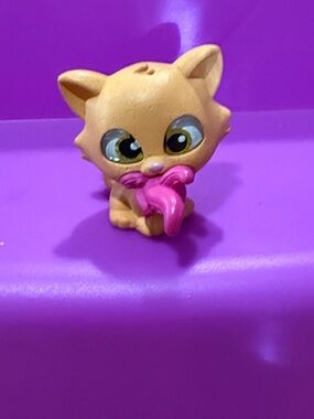 Disney Tan Kitten Figure with Pink Toy